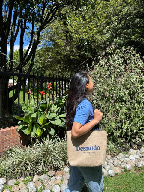 Desnudo Tote Bag